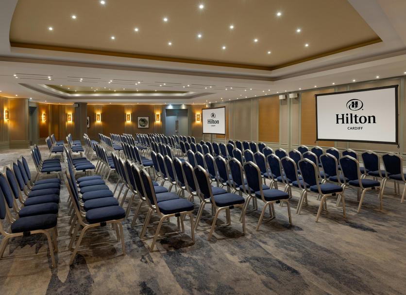 Ruang konferensi Foto