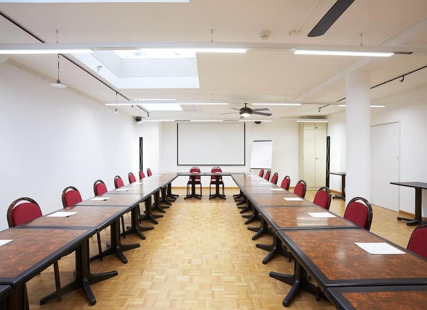 Ruang konferensi Foto