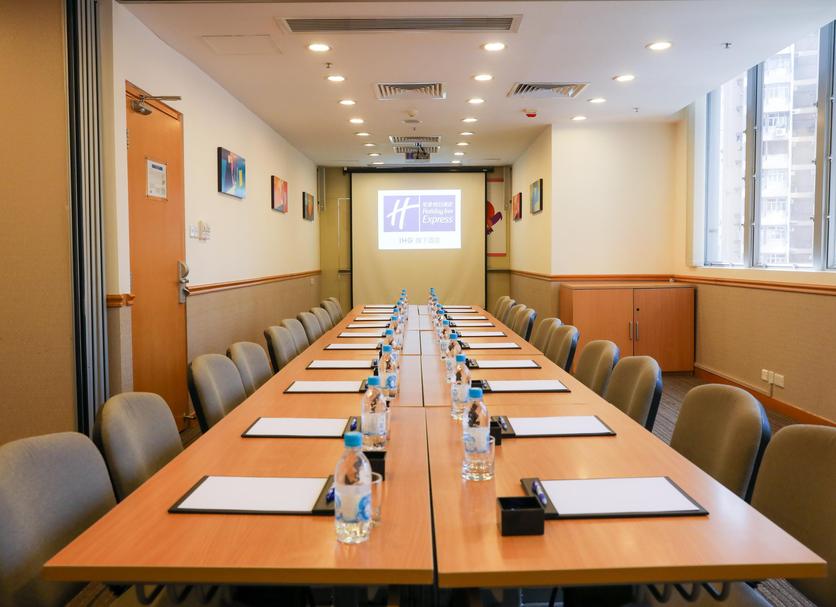 Ruang konferensi Foto