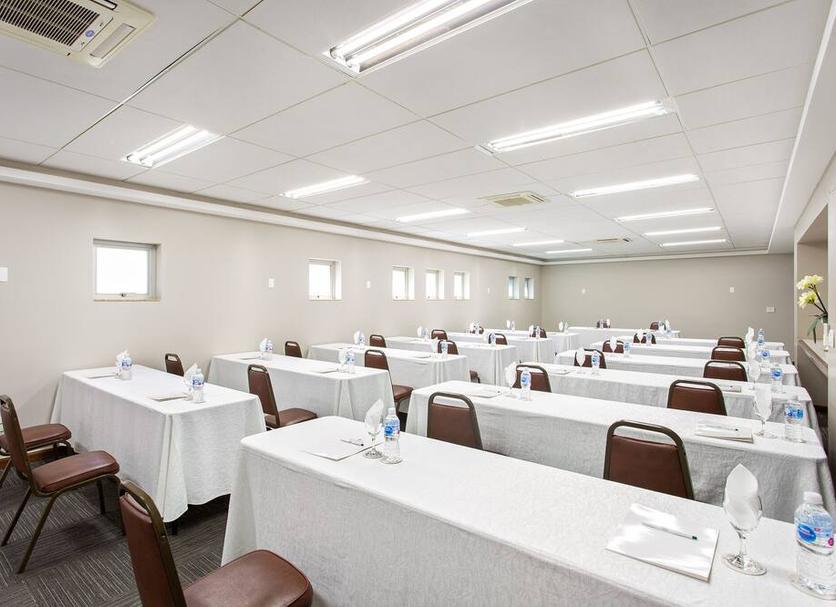 Ruang konferensi Foto