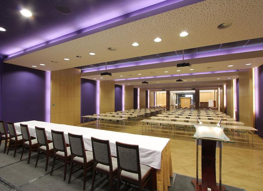 Ruang konferensi Foto