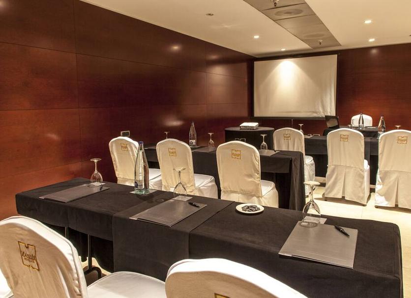Ruang konferensi Foto