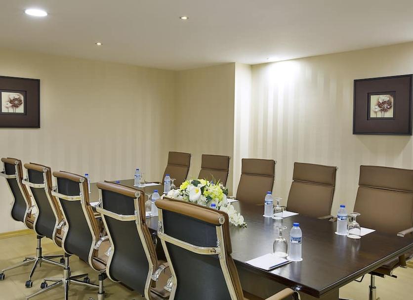 Ruang konferensi Foto