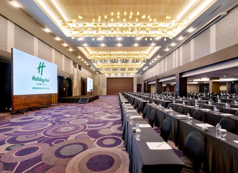 Ruang konferensi Foto