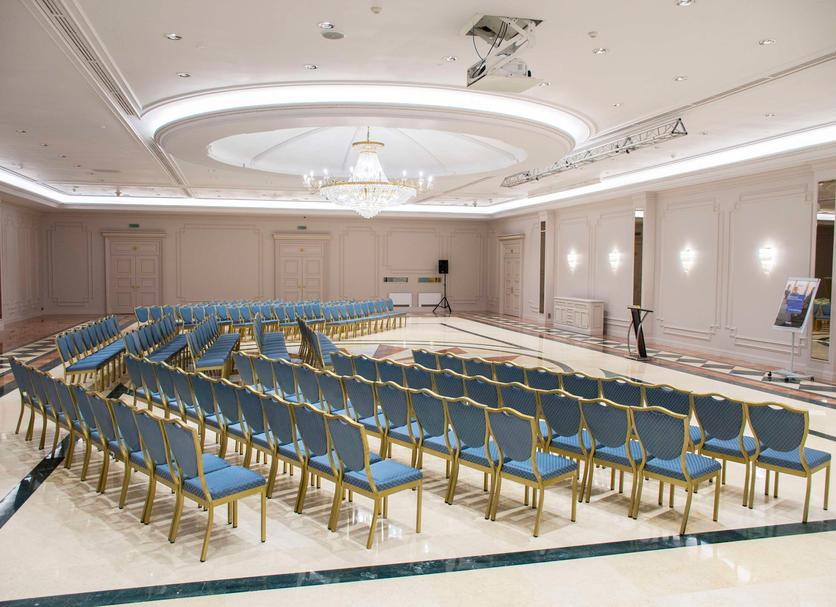 Ruang konferensi Foto