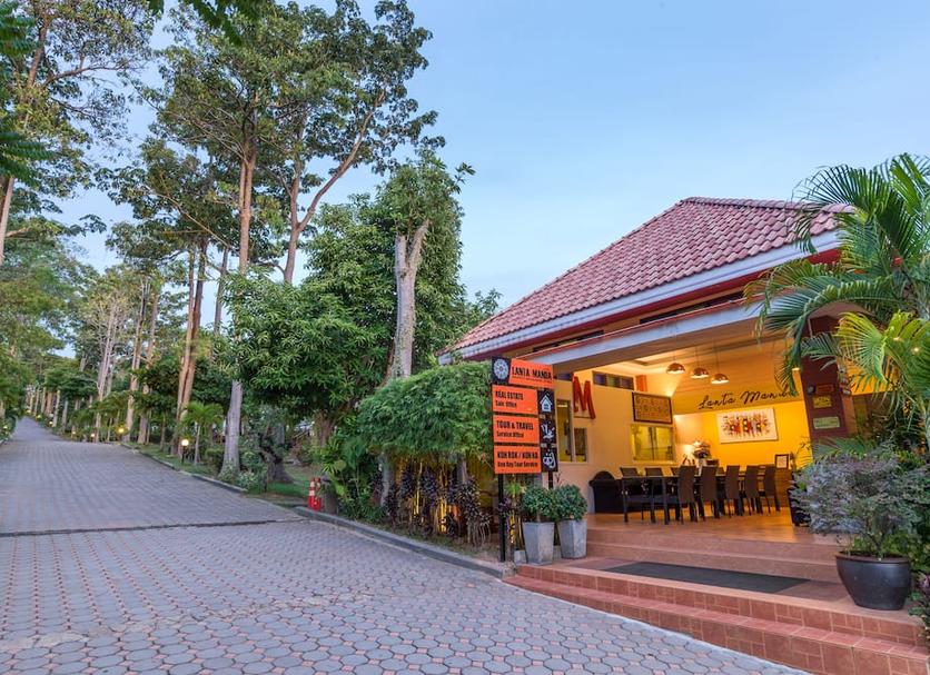 Pemandangan luar Foto