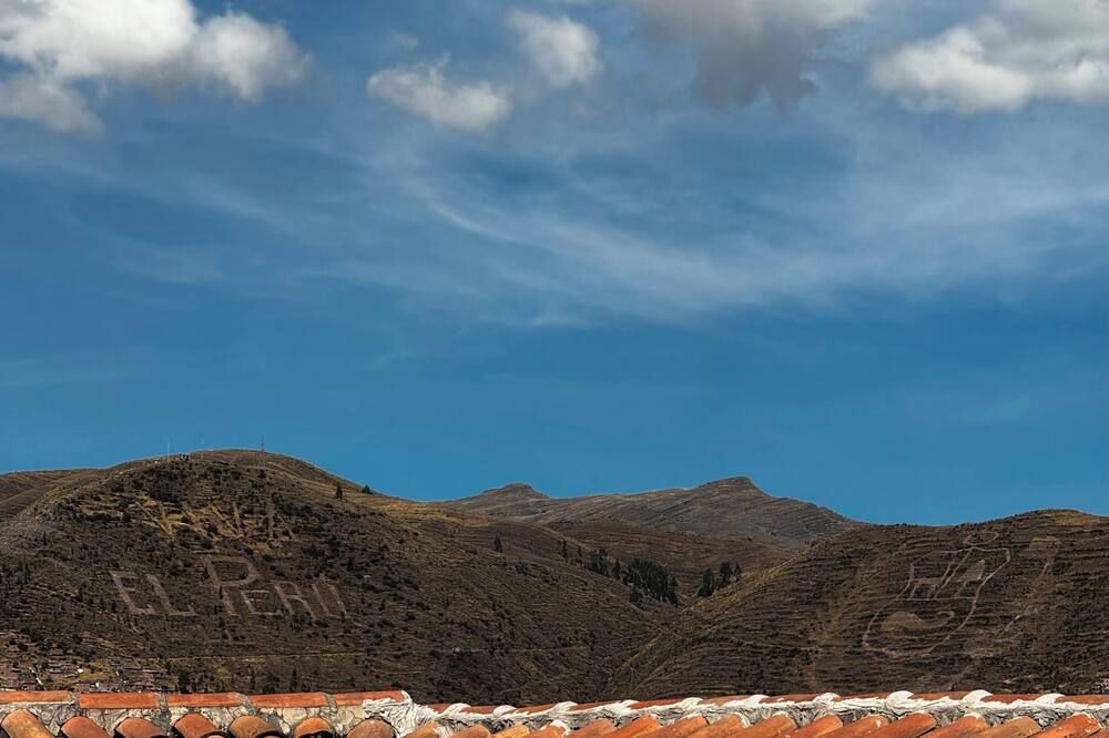 Pemandangan luar