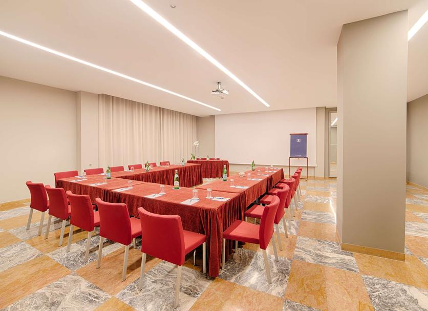 Ruang konferensi Foto