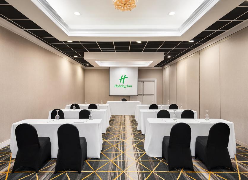 Ruang konferensi Foto