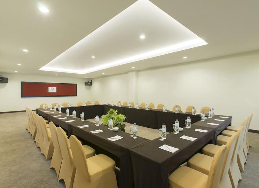 Ruang konferensi Foto