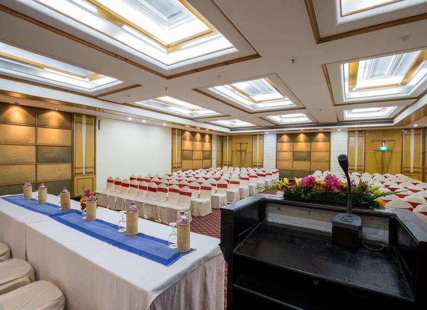 Ruang konferensi Foto
