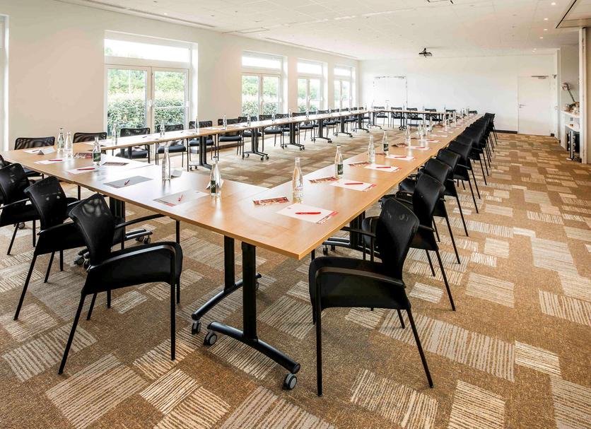 Ruang konferensi Foto