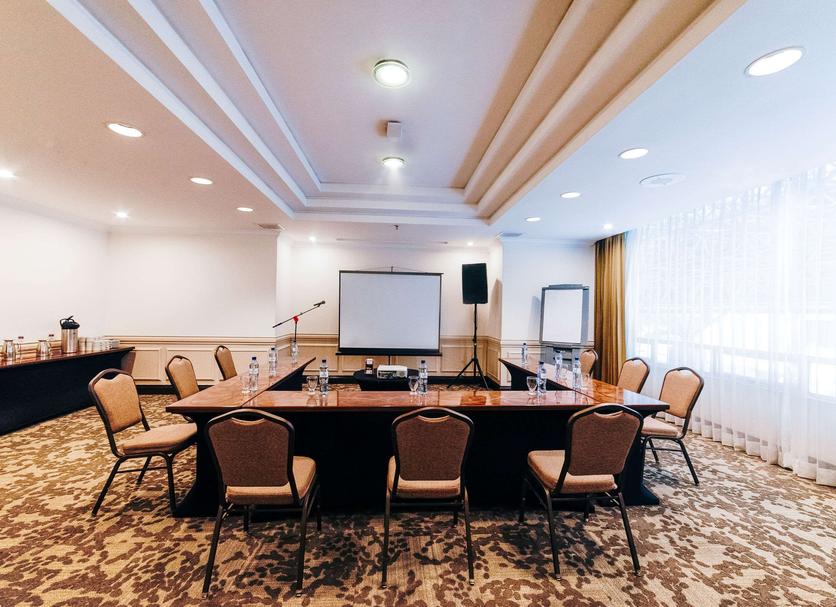 Ruang konferensi Foto
