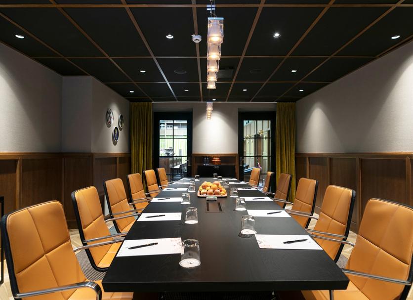 Ruang konferensi Foto