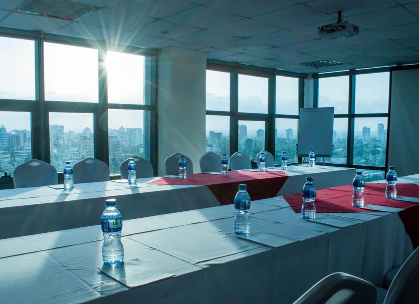 Ruang konferensi Foto