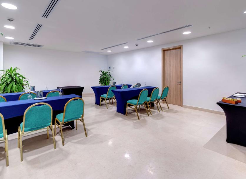 Ruang konferensi Foto