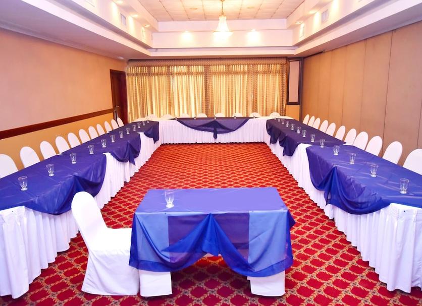 Ruang konferensi Foto
