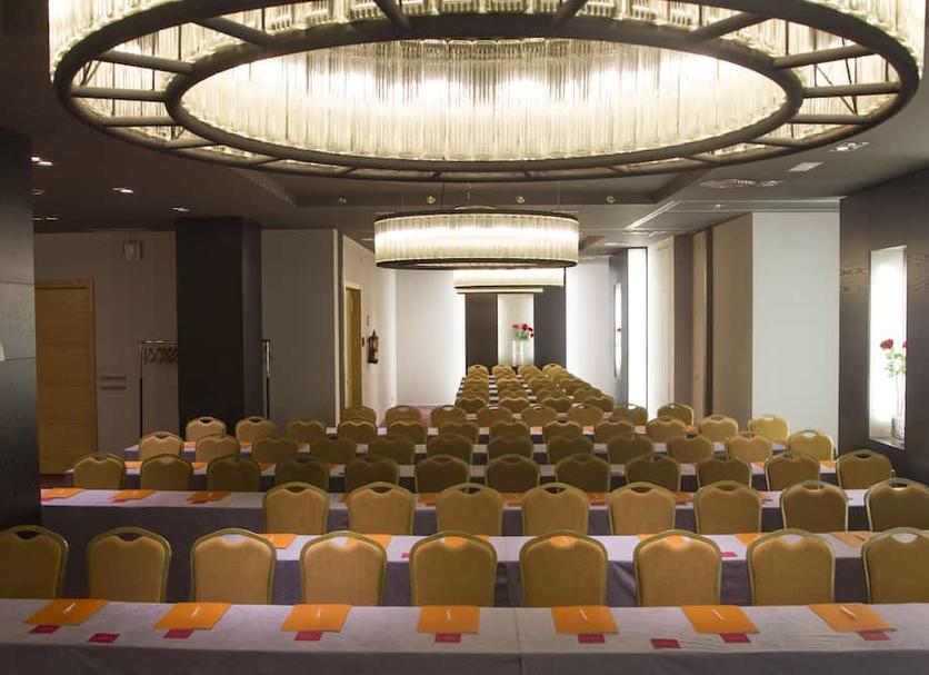 Ruang konferensi Foto