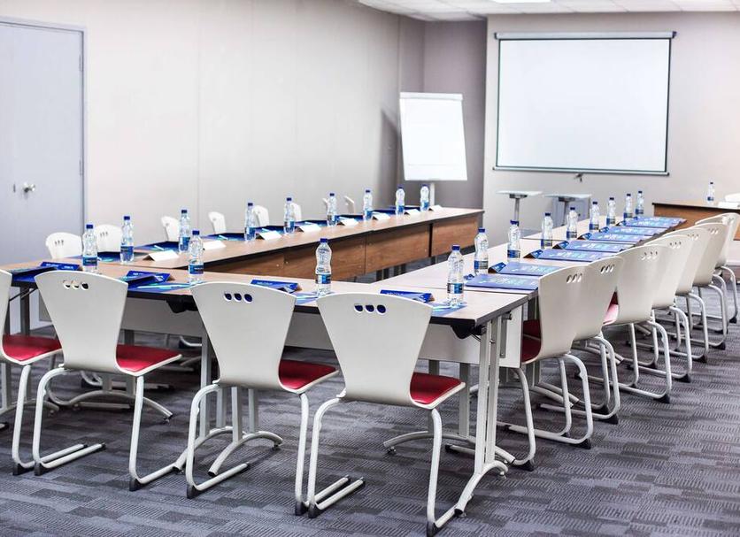 Ruang konferensi Foto
