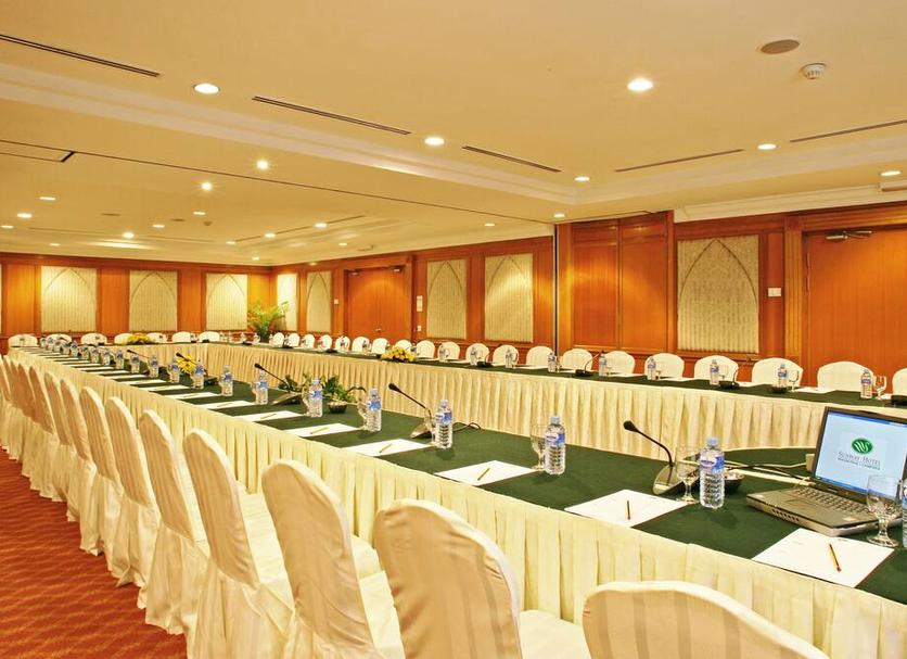 Ruang konferensi Foto