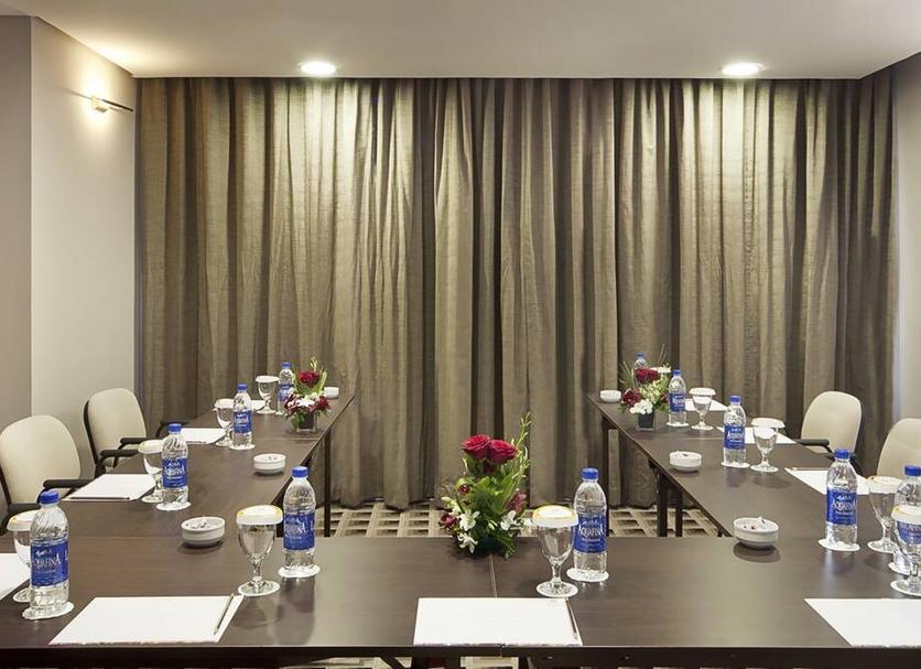 Ruang konferensi Foto