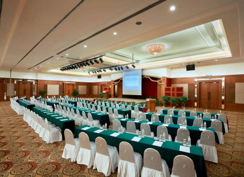 Ruang konferensi Foto