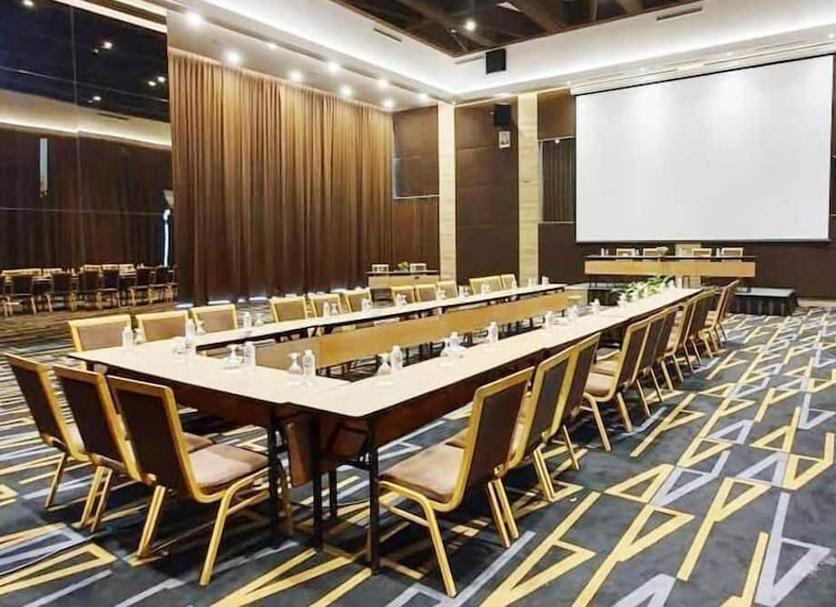 Ruang konferensi Foto