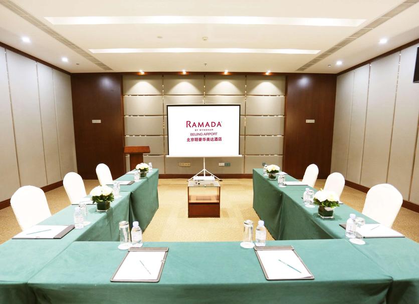 Ruang konferensi Foto