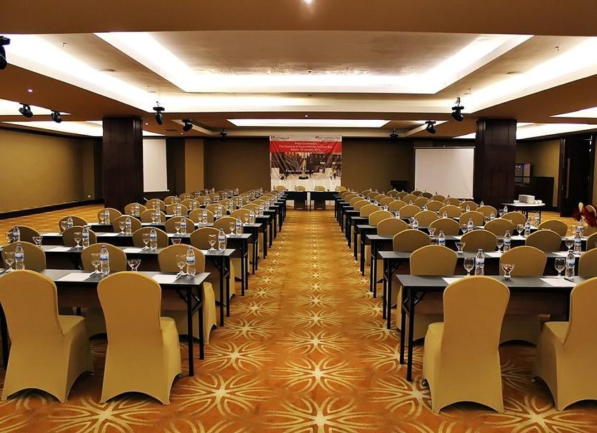 Ruang konferensi Foto