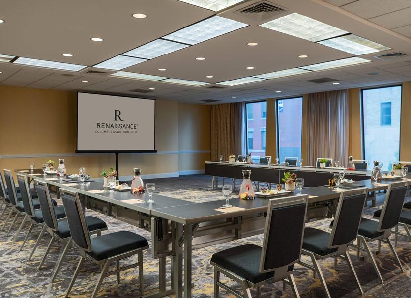 Ruang konferensi Foto