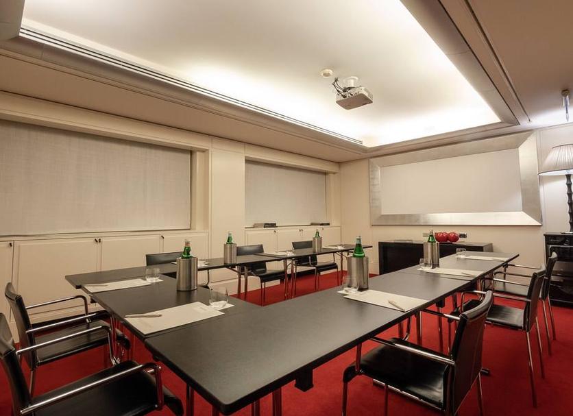 Ruang konferensi Foto