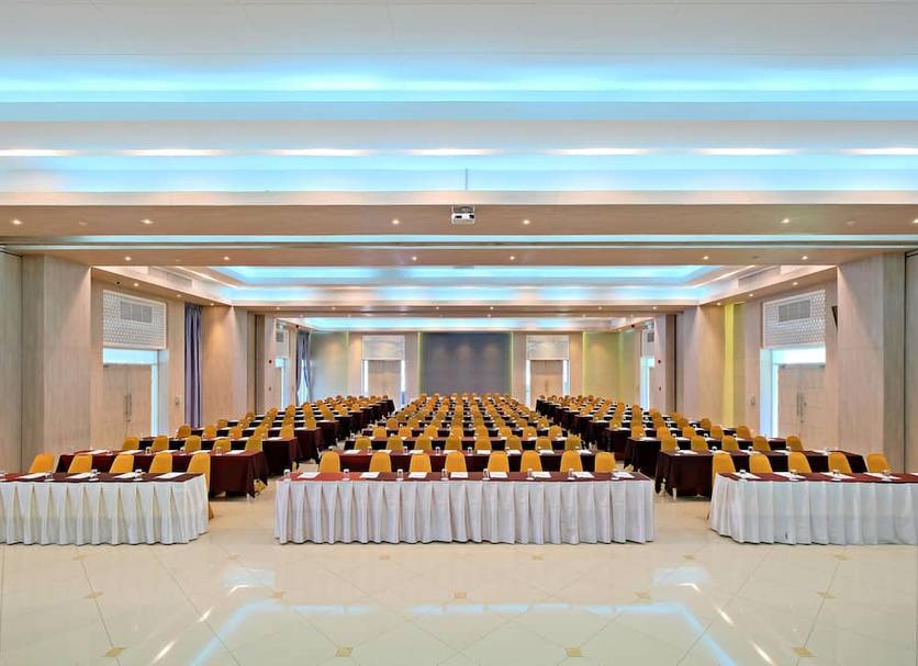 Ruang konferensi Foto
