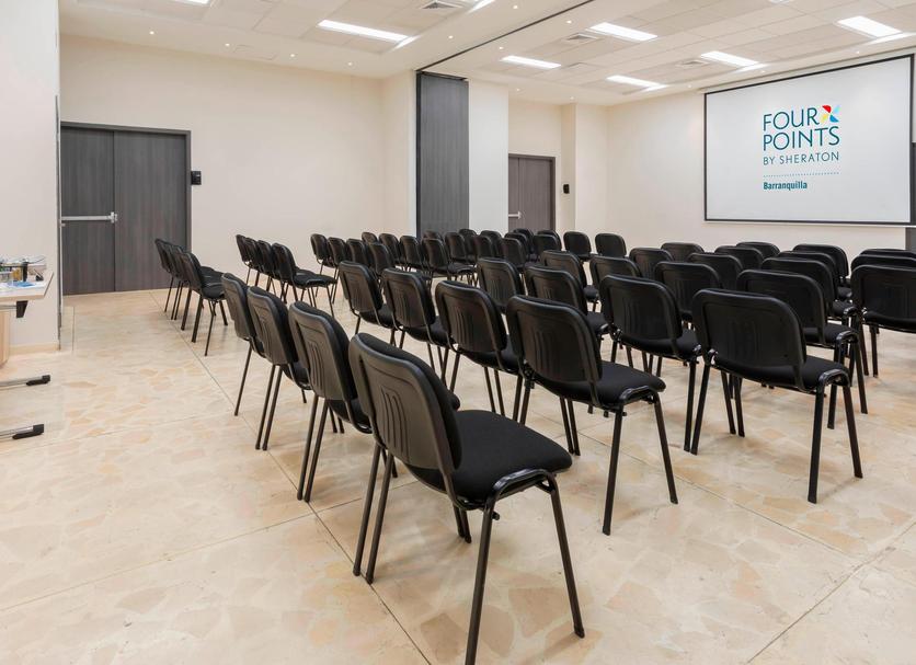 Ruang konferensi Foto