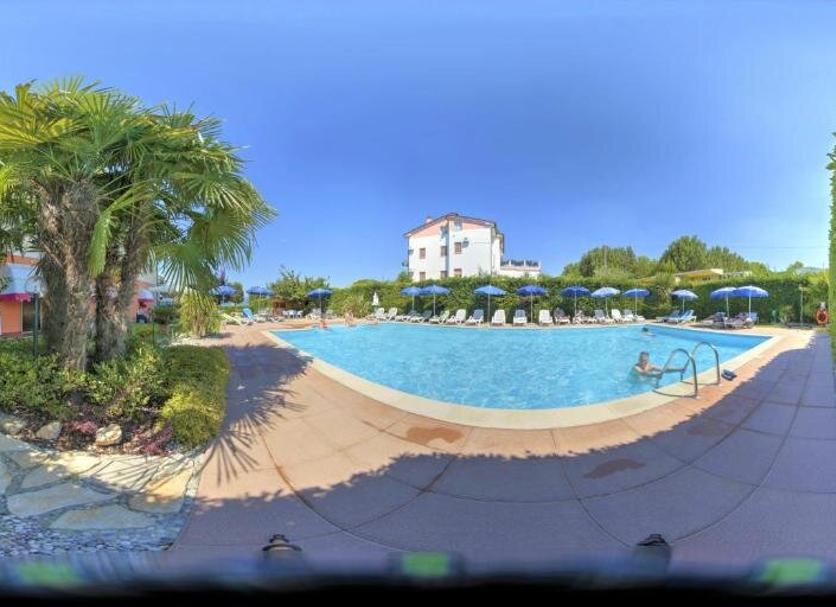 Kolam Foto