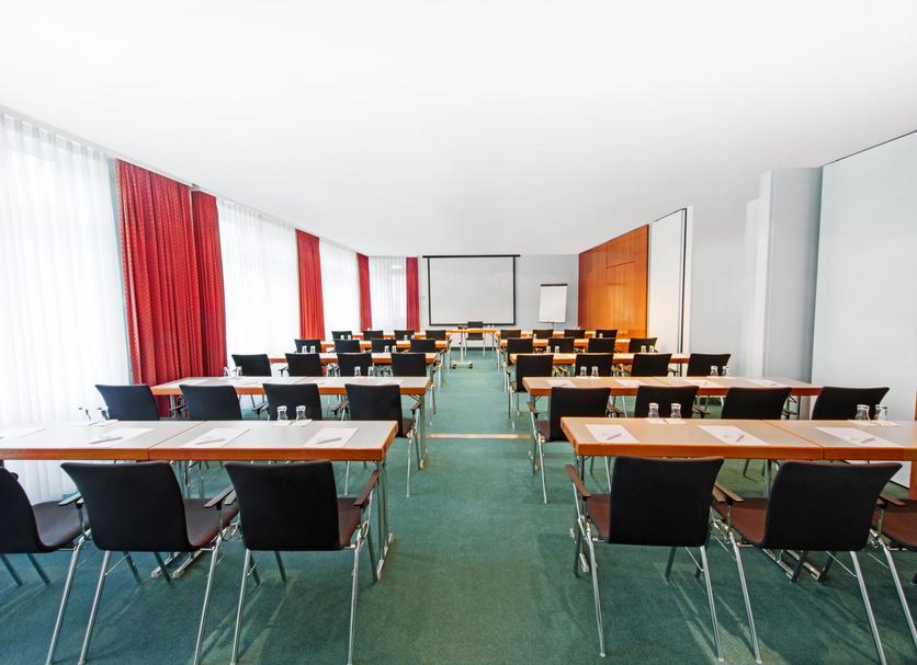 Ruang konferensi Foto