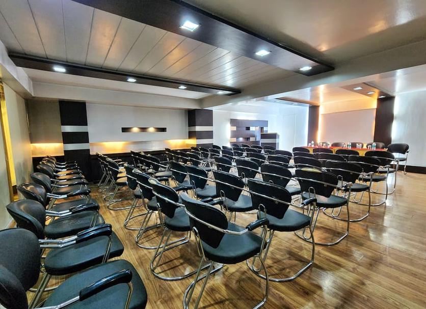 Ruang konferensi Foto