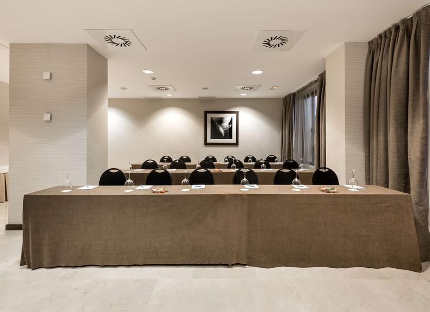 Ruang konferensi Foto