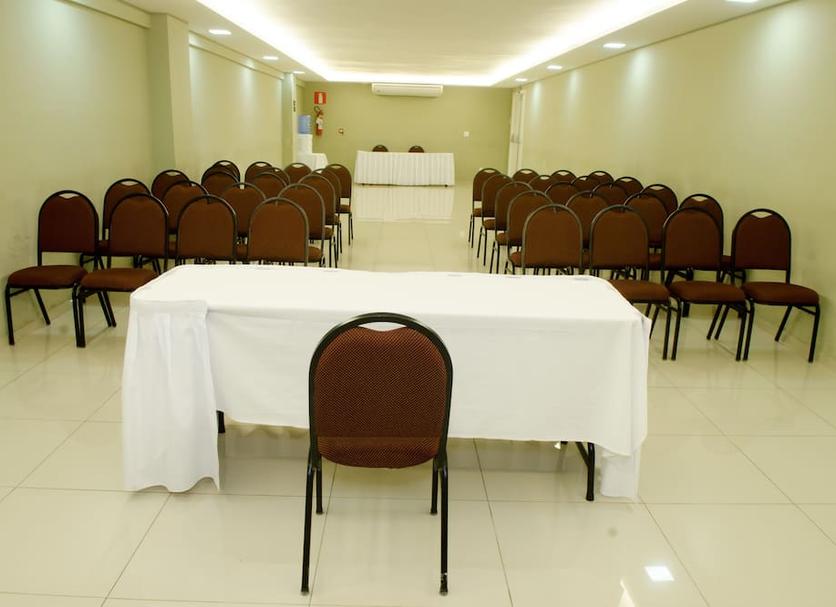 Ruang konferensi Foto