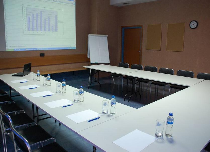 Ruang konferensi Foto