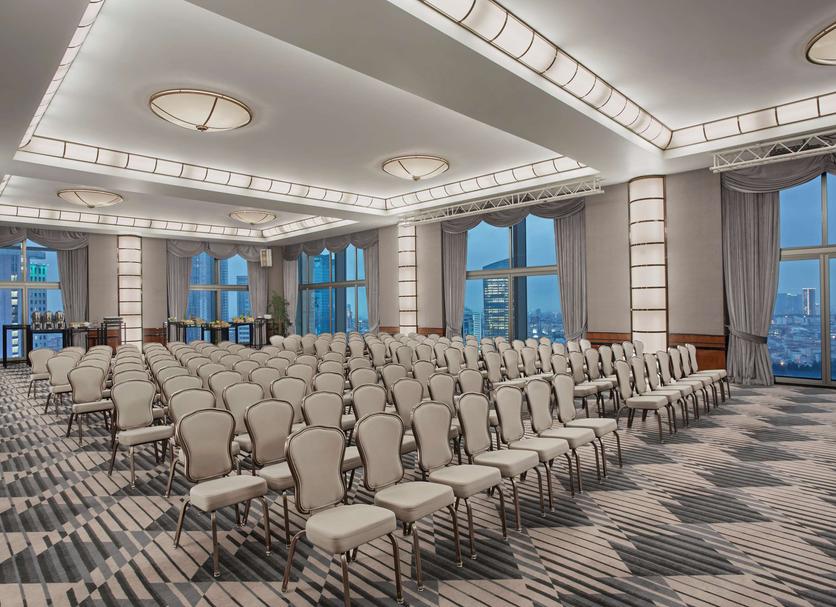 Ruang konferensi Foto
