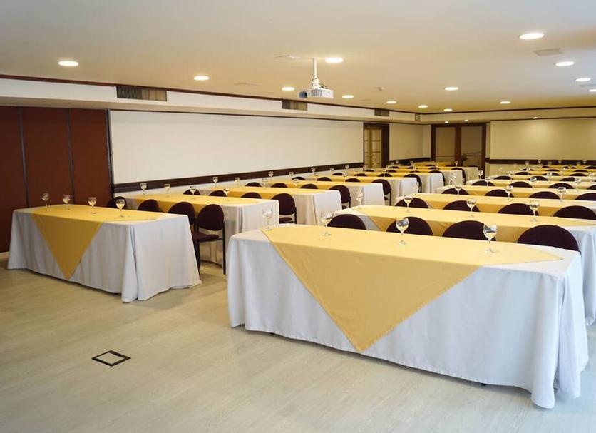 Ruang konferensi Foto