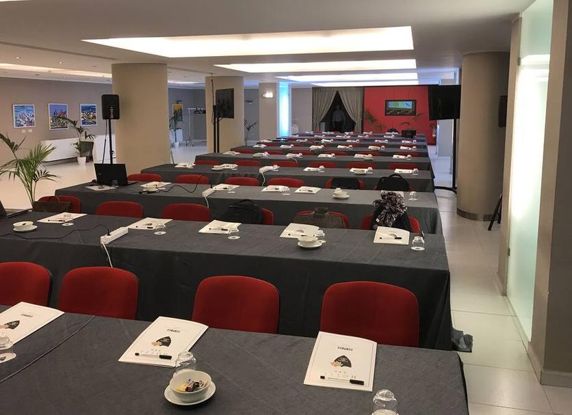 Ruang konferensi Foto