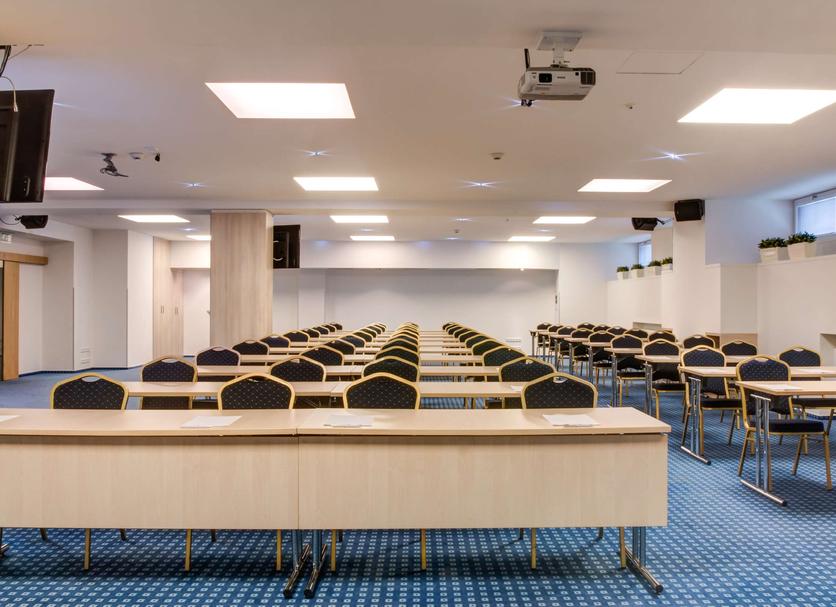 Ruang konferensi Foto