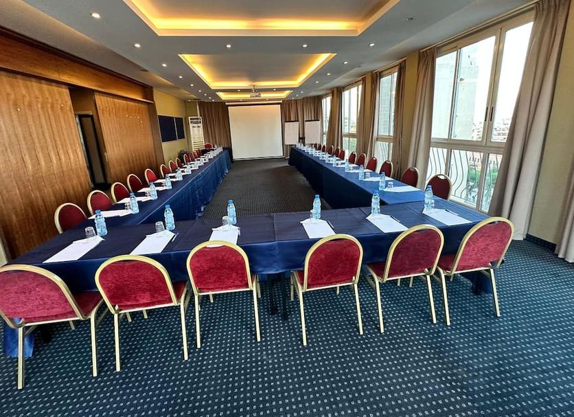 Ruang konferensi Foto