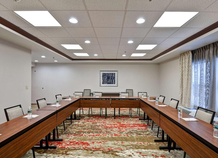 Ruang konferensi Foto
