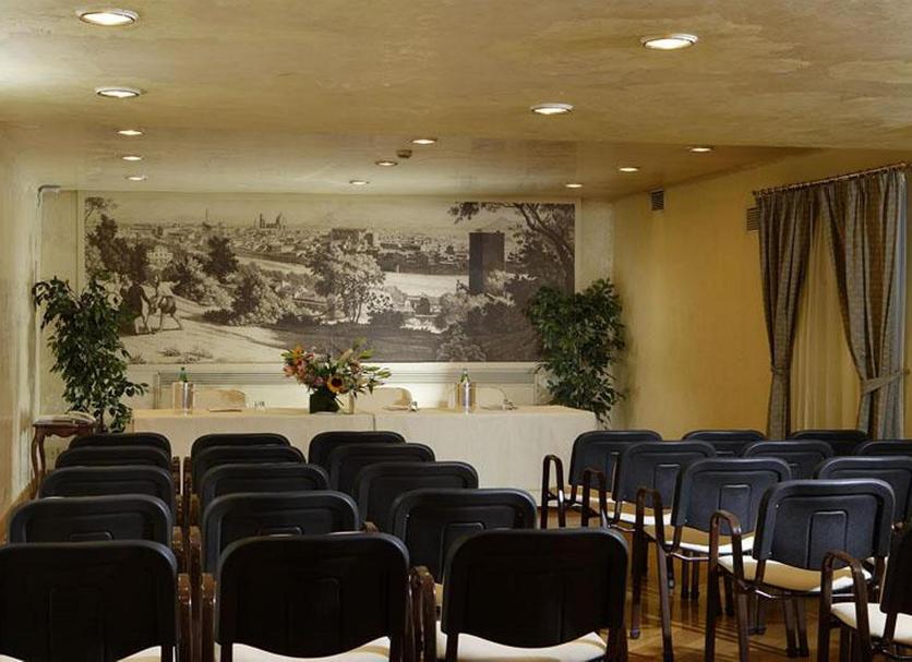 Ruang konferensi Foto