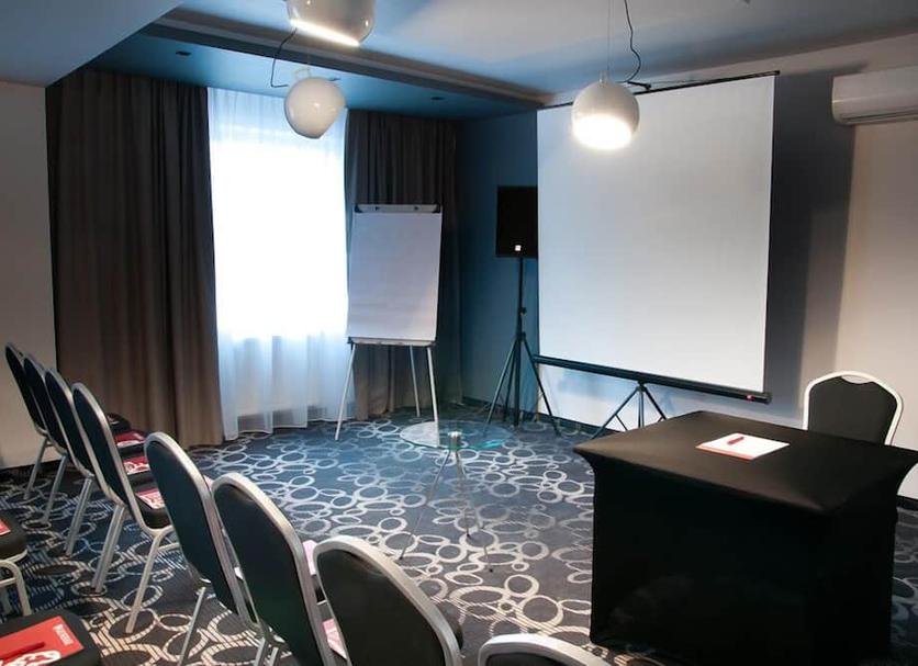 Ruang konferensi Foto