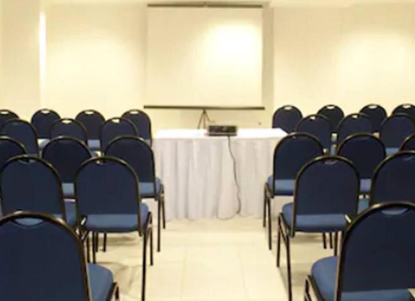 Ruang konferensi Foto