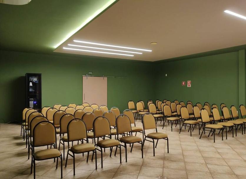 Ruang konferensi Foto