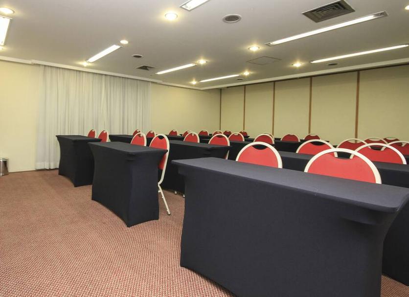 Ruang konferensi Foto